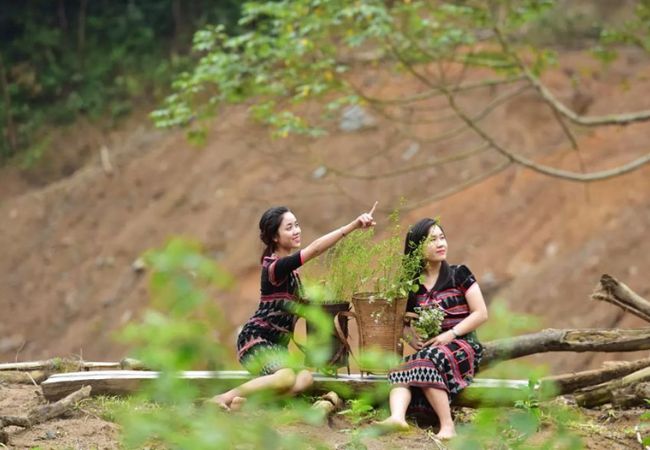 Trải Nghiệm Một Ngày Làm Người Cơ Tu Tại Làng Du Lịch Pơr' ning